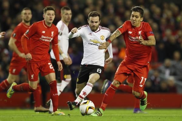 صورة من مباراة ليفربول و مانشستر يونايتد