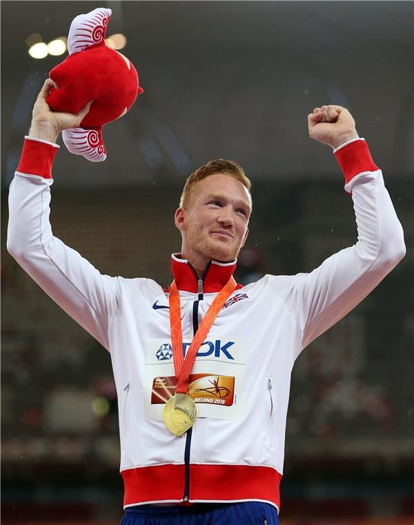 جريج رذرفورد لدى فوزه بذهبية بطولة العالم الماضية