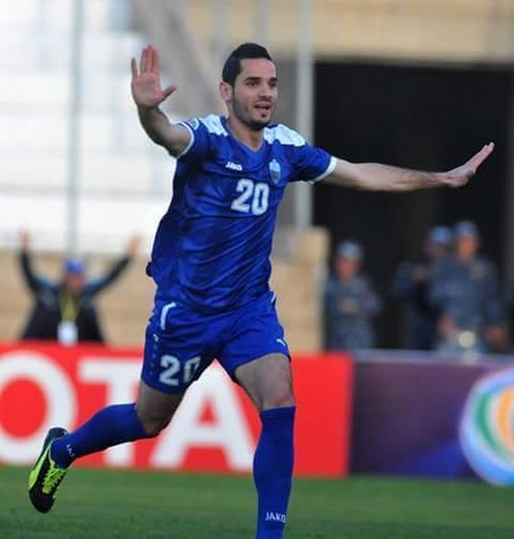 وليد فتوح محتفلاً بهدفه في مرمى الاستقلال