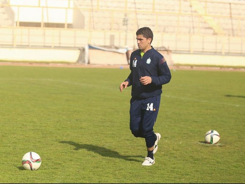 طارق التائب خلال التدريبات للمباراة