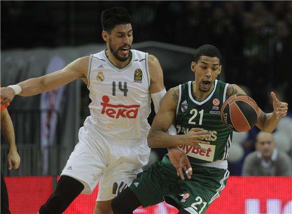 من لقاء زالجريس كاوناس وريال مدريد