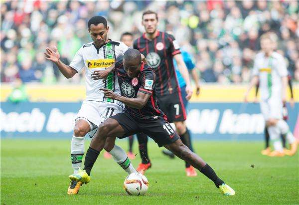 صورة لرافاييل من لقاء اليوم ضد فرانكفورت