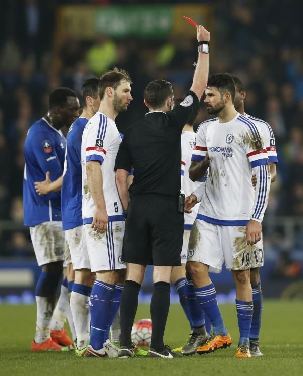 لحظة طرد دييجو كوستا