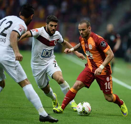 من أرشيف مباريات 	جالطة سراي وغينتشلاربيرليغي 