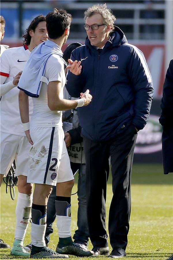 بلان مع لاعبيه بعد مباراة اليوم