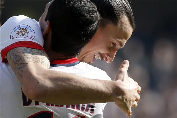 دي ماريا و ابراهيموفيتش في مباراة اليوم