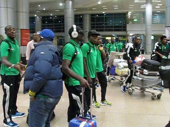 لحظة وصول بعثة فريق سبورتيف دوالا الى مطار القاهرة