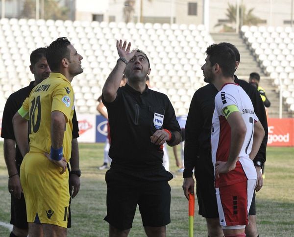الحكم رضوان غندور