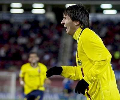 ميسي مهاجم برشلونة يحتفل بهدف فريقه امام مايوركا في كأس ملك اسبانيا