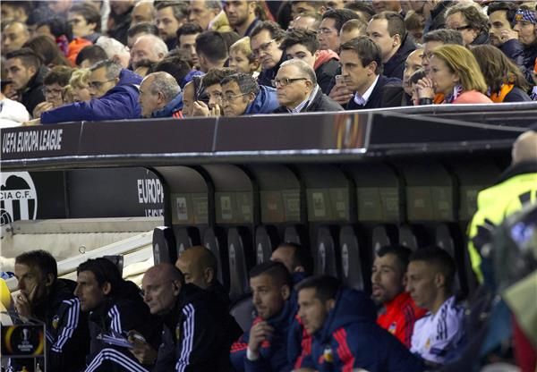 نيفيل في مباراة اليوم