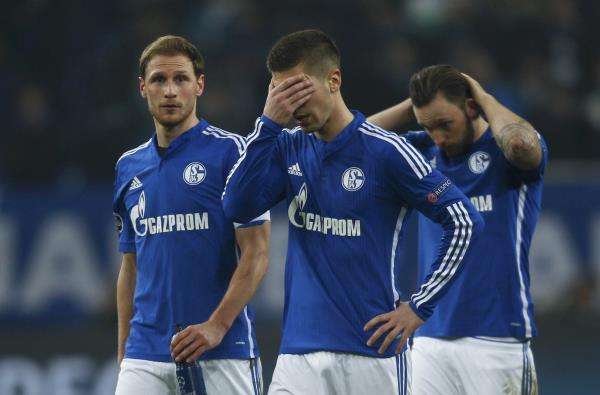 ماركو هوجر (يمين) مع زملائه