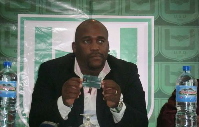 فرانك هابي رئيس نادي يونيون دوالا الكاميروني