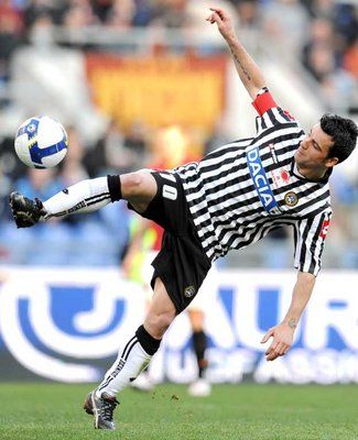 دي ناتالي لم يسجل ولكنه صنع هدف فريقه بتمريرة رائعة