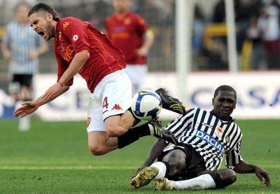 الكولمبي زاباتا أحد أبرز نجوم المباراة