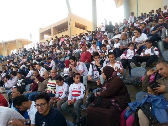 جماهير الزمالك تحتشد في ملعب بتروسبورت
