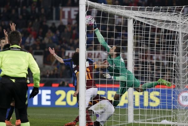 2016-03-19t214508z_1992662772_gf10000352173_rtrmadp_3_soccer-italy_reuters