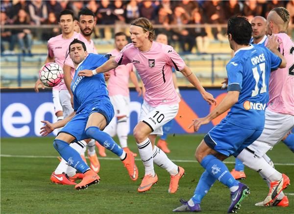 جانب من المباراة 