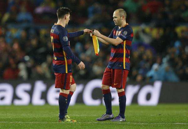 إنييستا وميسي