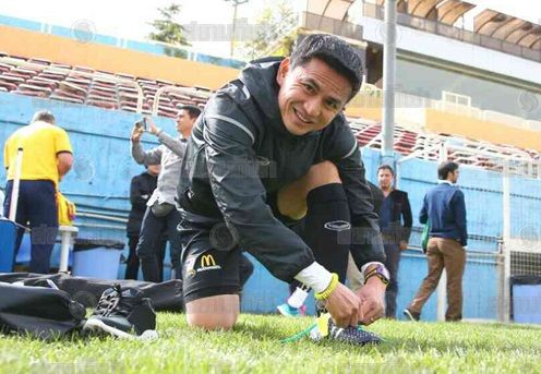 المدرب التايلاندي كياتيسوك سيناموانغ في تدريب اليوم