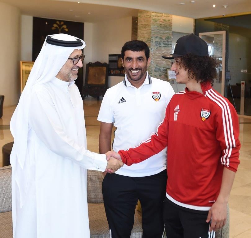 السركال رفقة اللاعب عموري 