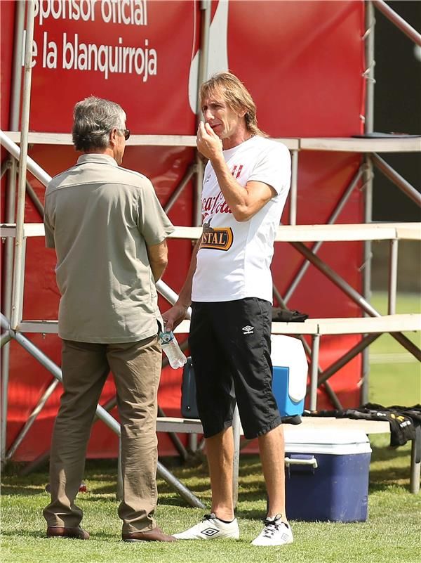  ريكاردو جاريكا في تداريب منتخب البيرو