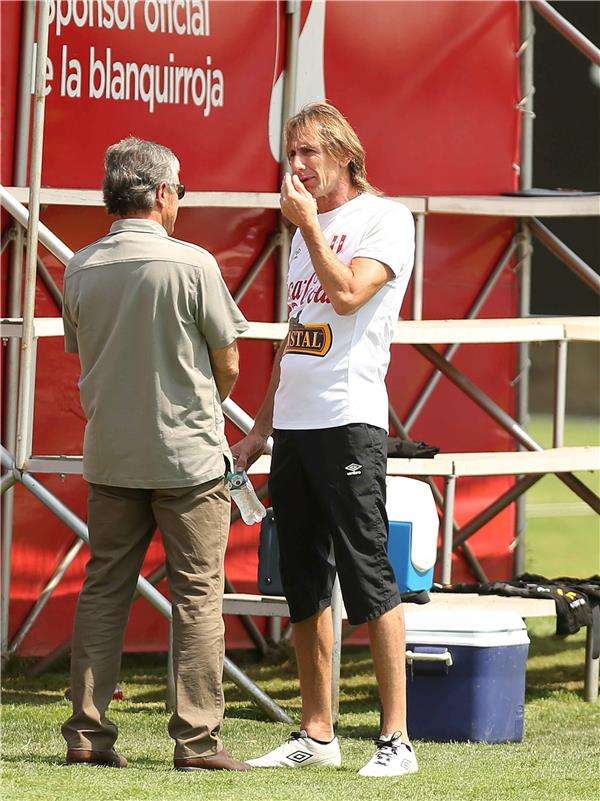  ريكاردو جاريكا في تداريب منتخب البيرو