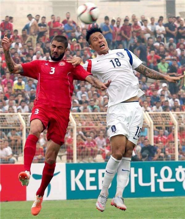 لقطة من مباراة الذهاب 