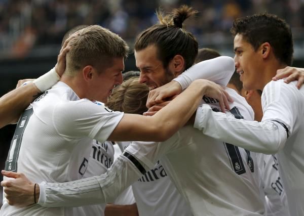 كروس مع لاعبي الريال