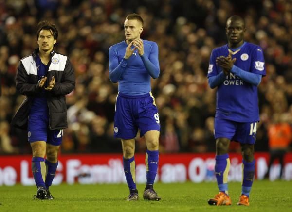 كانتي (يمين) وفاردي وأوكازاكي