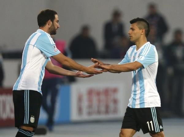 سرخيو أجويرو وجونزالو إيجواين