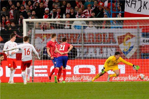 بواشتشيكوفسكي يسجل هدف المباراة الوحيد