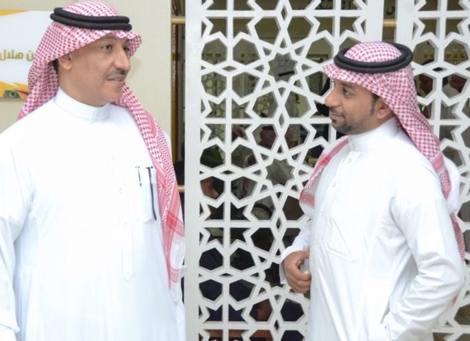 جانب من حديث رئيس نادي الخليج فوزي الباشا للزميل نذير المقبل