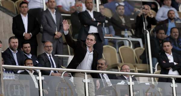 الأمير علي خلال حضوره لمباراة اليوم