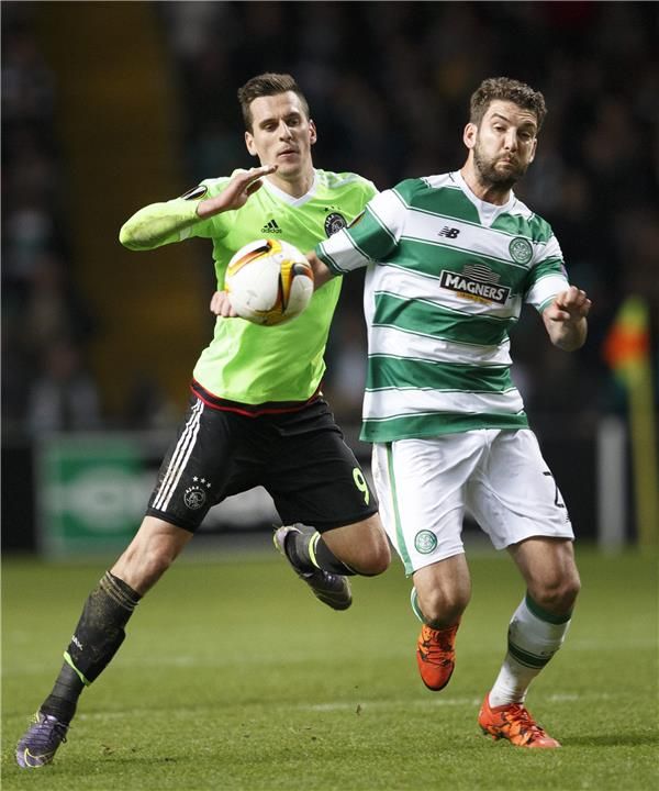 ميليك يسار الصورة 