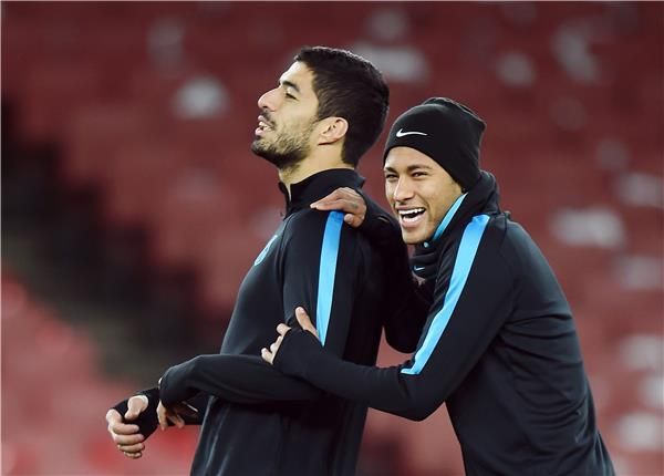  نيمار وسواريز