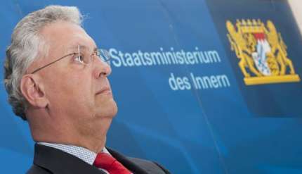  يوأخيم هيرمان وزير داخلية ولاية بافاريا الألمانية