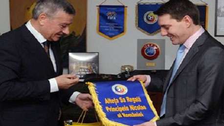 رازفان بورليانو يمين الصورة