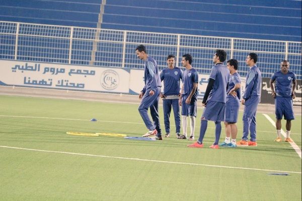 أرضية العشب الصناعي لنادي الباطن مصدر قلق لكثير من الاندية 