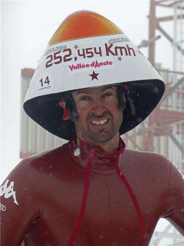 إيفان أوريجوني مع رقمه السابق