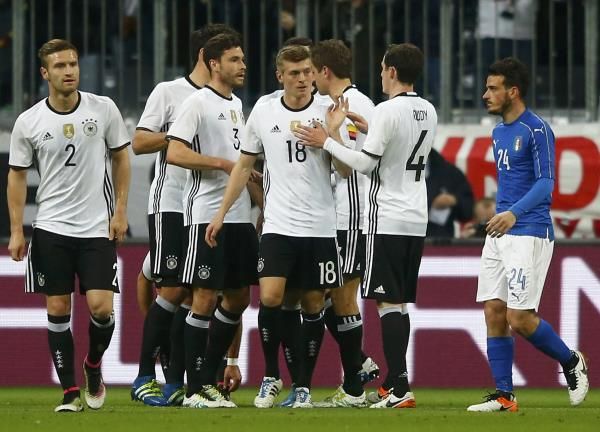 2016-03-29t192610z_1954491315_lr1ec3t1hzcf5_rtrmadp_3_soccer-friendly-deu-ita_reuters