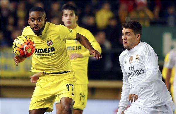 ماتيو كوفاسيتش على اليمين