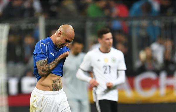 سيموني زازا خلال المباراة