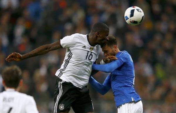 2016-03-29t195431z_1226931001_lr1ec3t1jalhl_rtrmadp_3_soccer-friendly-deu-ita_reuters