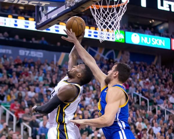 2016-03-31t022509z_1993219450_nocid_rtrmadp_3_nba-golden-state-warriors-at-utah-jazz_reuters