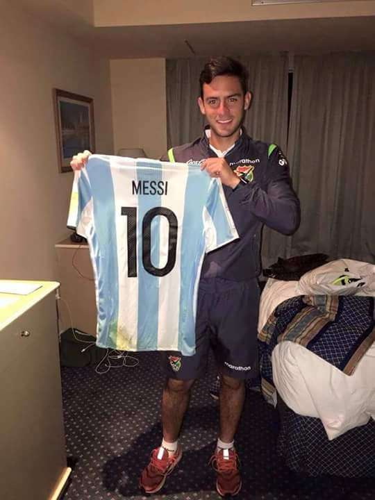 فيرناندو ساوسيدو ينشر صورة لقميص ميسي على مواقع التواصل الاجتماعي