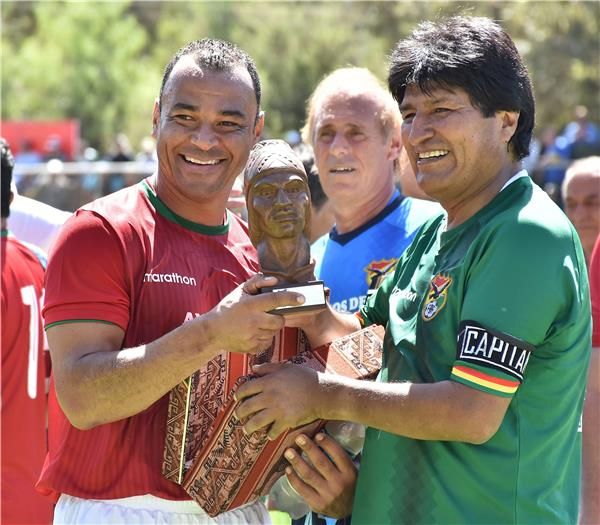 موراليس والبرازيلي كافو