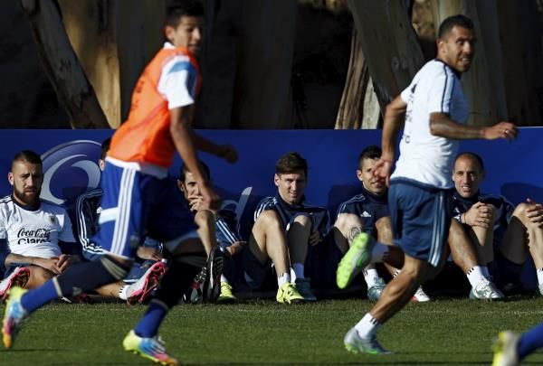 2015-06-17t230009z_912624805_gf10000131182_rtrmadp_3_soccer-copa_reuters