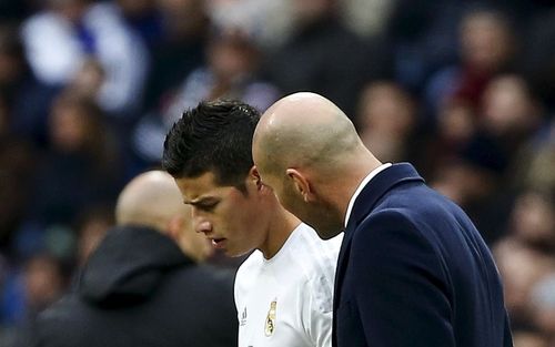 زيدان وخاميس