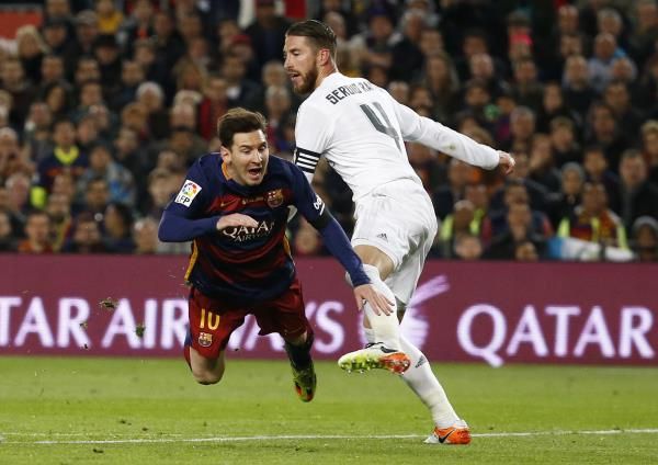 اللقطة بين ميسي وراموس