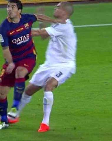 تدخل سواريز على بيبي